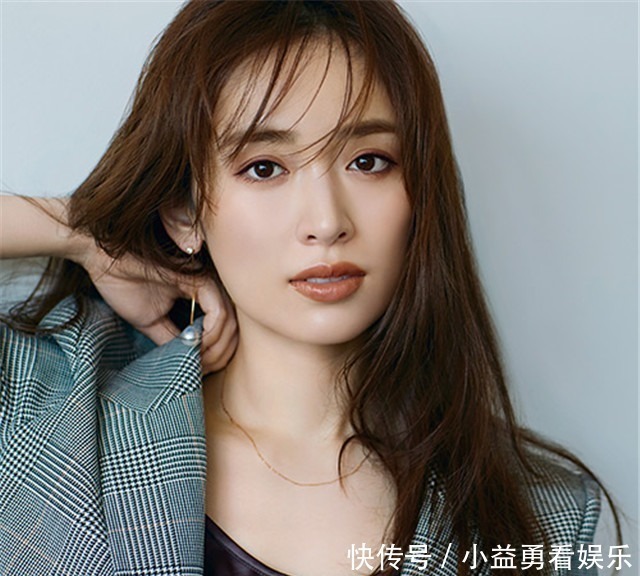 以为日本女孩都是裸妆,其实她们的自然化妆法,太高雅