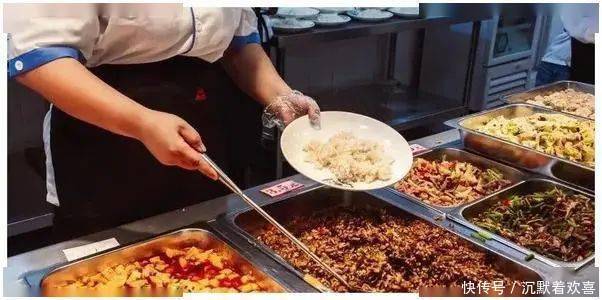 同学们|干饭人,干饭魂,干饭人吃饭得用盆!没错,是俺,哈哈哈