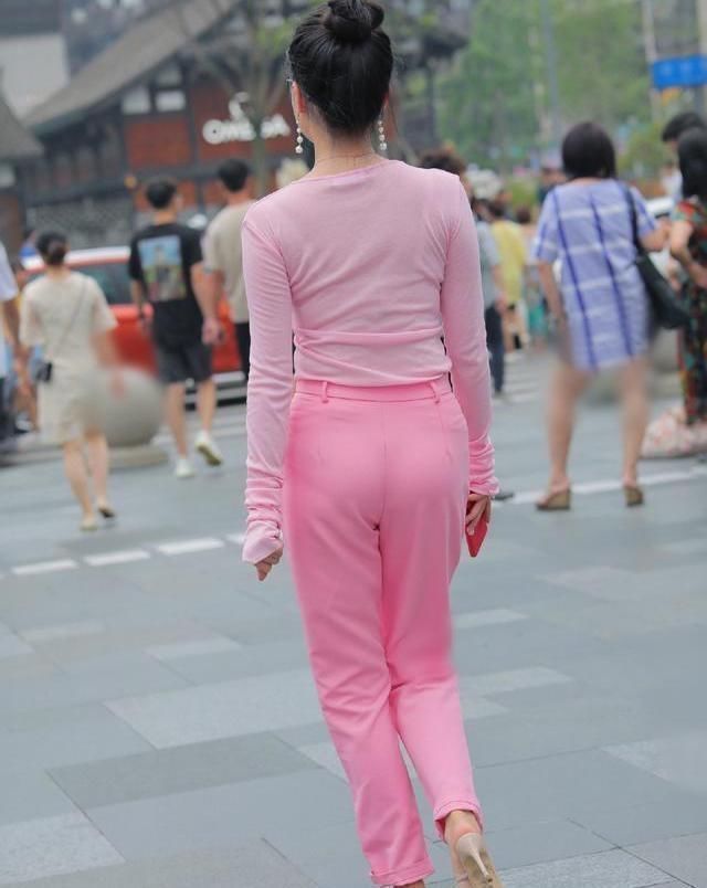 瑜伽裤好显气质，穿错很尴尬，优雅大方