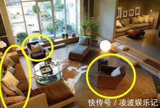 沙发|建议每家每户:现在客厅沙发这样摆放,面积直接大了一倍