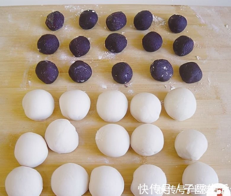 面粉别总蒸馒头,这样做是主食也是点心,酥软香甜,孩子爱吃