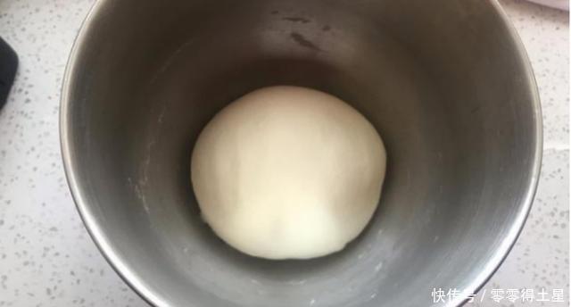 实惠|葱油饼这样做,美味好吃又实惠,主要是做法简单