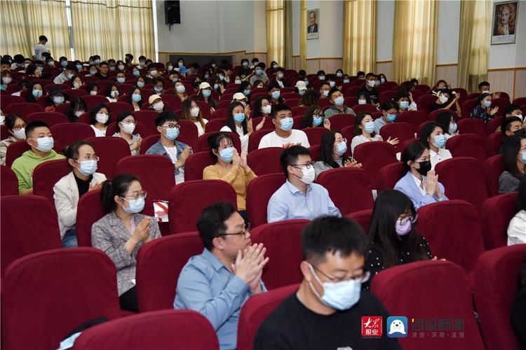 陆教授|聚焦学生需求和行业前沿趋势 青岛城市学院专家讲座精彩开讲