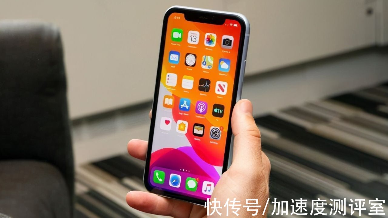 iphone|为什么iPhone 11突然又火了？网友给出3点分析，太现实