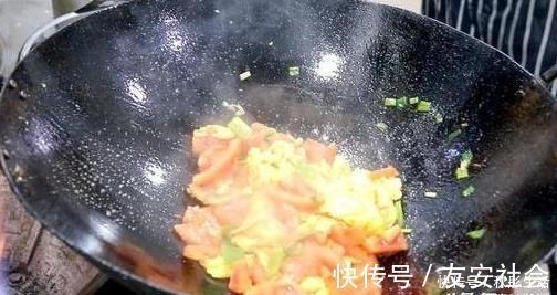 西红柿|西红柿炒蛋，鸡蛋别直接下锅很多人少做1步，难怪不香嫩不入味