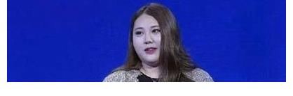 非诚勿扰：200斤女孩遭全场灭灯，离场时扬言：让灭灯的后悔！