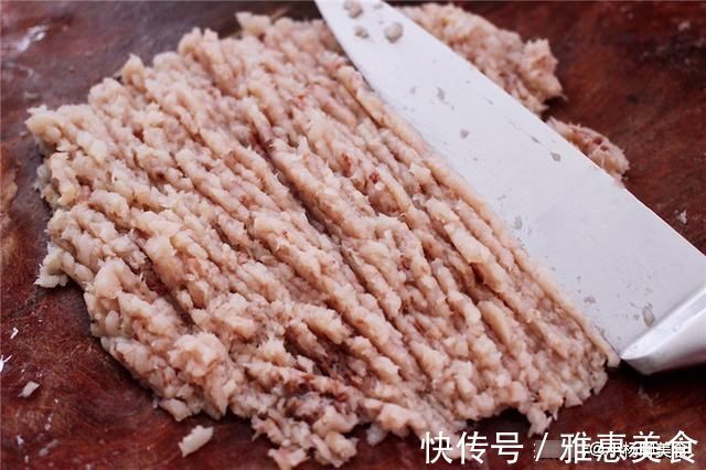 搅拌均匀|夏天，老公就馋这饺子，一个口一个，连吃40个，比三鲜的还好吃