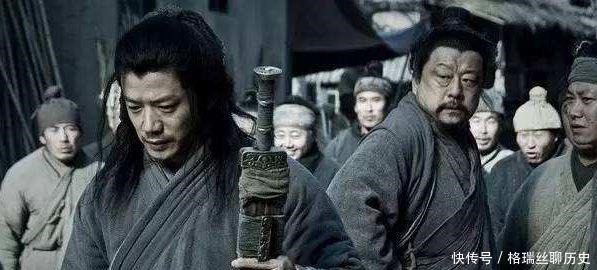 回到|韩信发达后回到故里，为何不计较胯下之辱，还赐别人官爵