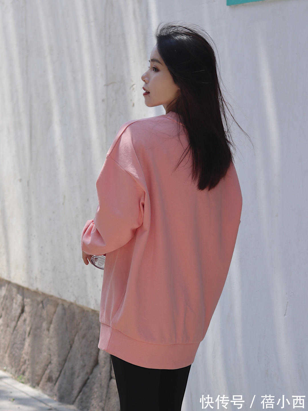 休闲 卫衣不知道怎么穿?试试经典的浅粉色,少女感很强,出街也美美哒