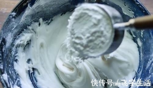 想吃麻团不用买,1碗糯米粉就能做,个个金黄酥脆,好吃停不下来