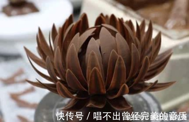 曲奇饼干|大师精制“开花巧克力”，奶茶浇下瞬间，才是震撼的开始！