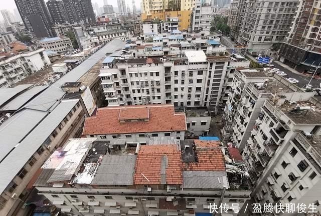 厕所|旧改登场后,未来10年,“电梯房”和“楼梯房”哪个更值钱?