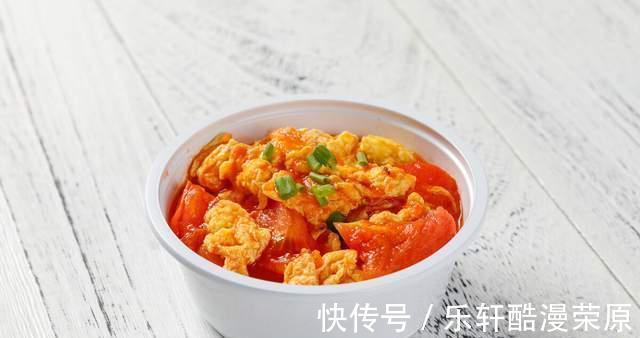 饭店|做西红柿炒鸡蛋，别只会放盐，学饭店里多放2样，香味浓郁口感好