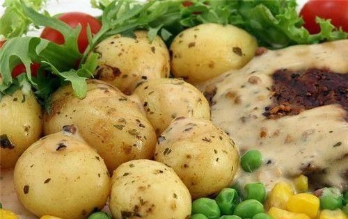 女性不想老太快，推薦吃3種食物，美白護膚，排毒抗衰，好處多多