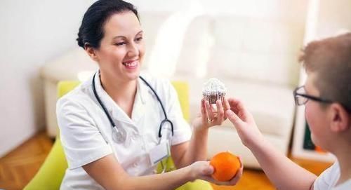 糖尿病患者|糖尿病人总吃4种“养糖王”,打多少胰岛素也浪费,再吃该打嘴了