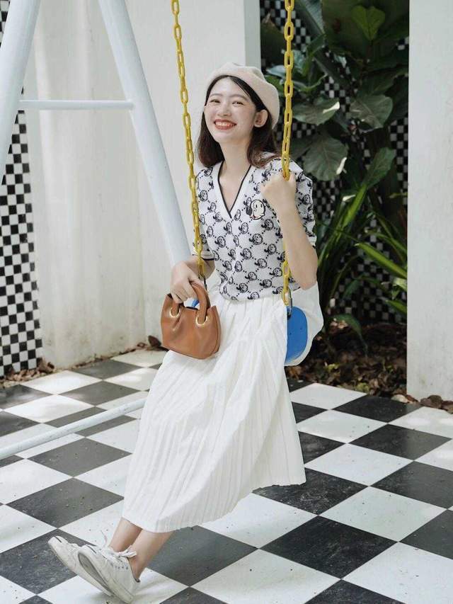 松紧|小个子身材又有点微胖,短袖针织衫搭配白色长款,显高还显瘦