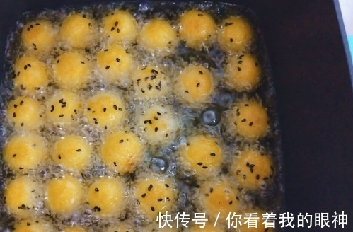 糯米粉|秋天南瓜别熬粥,加一勺糯米粉,个个外焦里糯孩子一口一个吃不停