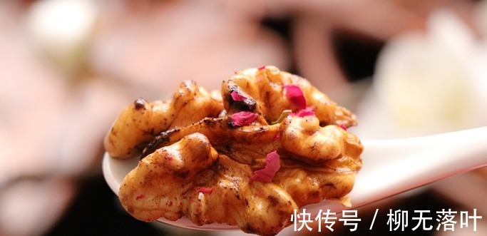 冬天,核桃和醋是绝配,坚持每周吃3回,很多人不知道有啥用!