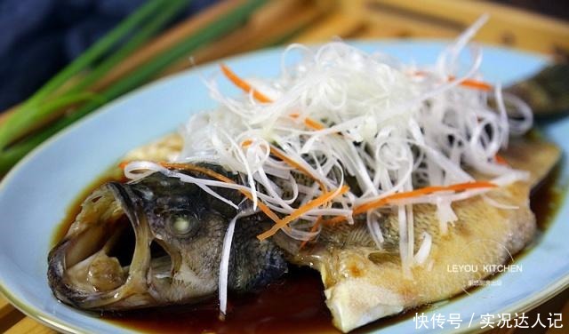 清蒸鱼,鲜嫩好吃不长肉,花几分钟学会,以后就是自己的拿手好菜!