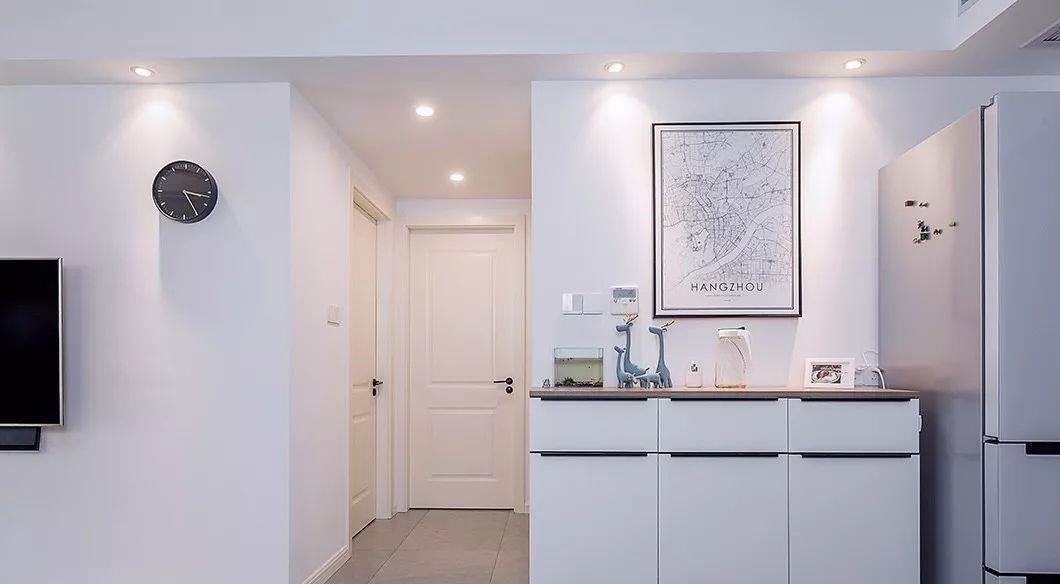 铝合金|都2021年了,你家还在用瓷砖踢脚线?答应我,请把它换了吧!