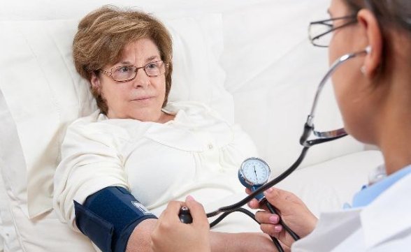 饮酒|患上高血压后，尽量规规矩矩，别乱做以下这4件事！