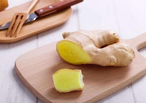 颈椎病|黄豆＋生姜，坚持3天，缓解头晕手麻，颈椎病与肩周炎也好多了