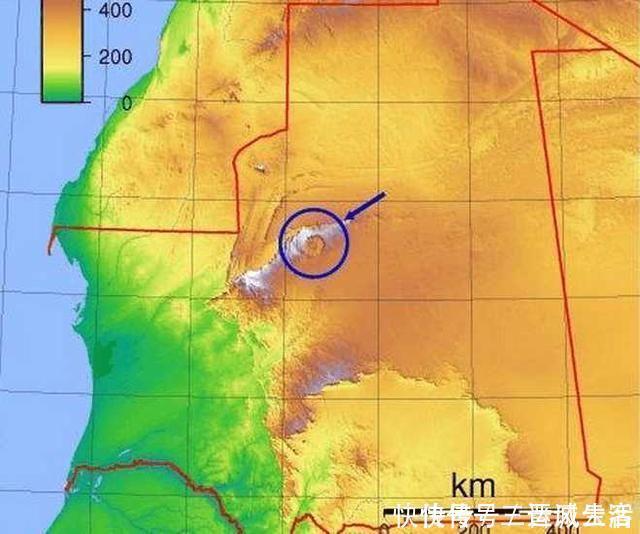 美国宇航员惊恐发现，地球上出现一只“巨眼”，正死死盯着太空
