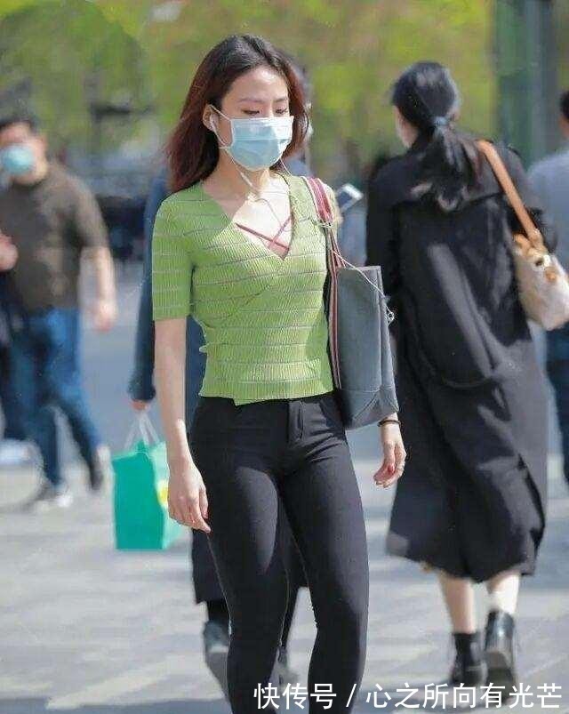 打底裤|打底裤凸显小蛮腰身材，适合自己最重要，彰显清爽又个性魅力