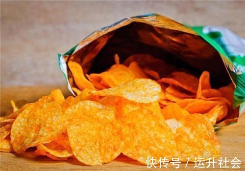 睡眠时间|宝宝睡觉前这6种食物!宁可饿着也别喂孩子吃