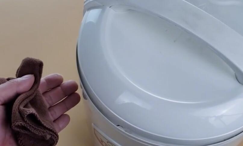 今天才知道,电饭锅这样擦,又快又干净,用一年还像新的一样