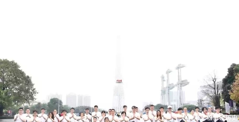 梁挺|叶问徒孙亲自演示:咏春拳真能一个打十个?
