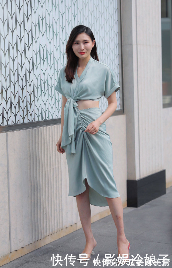 连衣裙|和款式精致的装扮一起,打造靓丽造型,将时尚进行到底