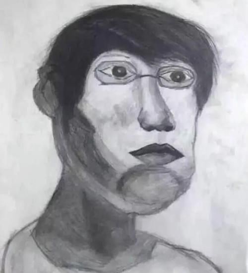 素描画@这些美术生的灵魂画作,让人难以接受,甚至忍不住笑出了声