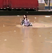 |搞笑GIF:嫂子你听我解释 事情不是你想象的那样