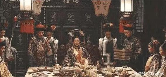 奢侈|慈禧有多奢侈,看看她是怎么吃西瓜的,就知道大清为何会灭亡!