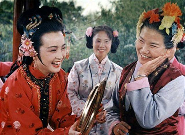 惜春!红楼梦:刘姥姥二进荣国府,有四个人对她恨之入骨,至死不愿再见