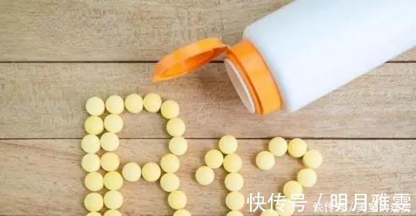 扦插君子兰、蟹爪兰，就用3种“溶液”，白根疯长，不久就成活