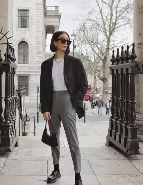 “英伦风尚”太难搭?只因你不会穿,跟着时髦精这样穿,洋气高级