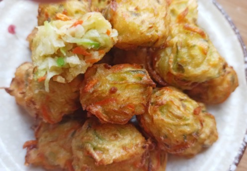 丸子|这才是萝卜丸子的传统做法,外酥里嫩,不加一滴水,凉了也不会硬