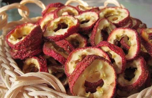 山楂的最佳搭档找到了,搭配泡水喝,皮肤白净,体重也悄悄降