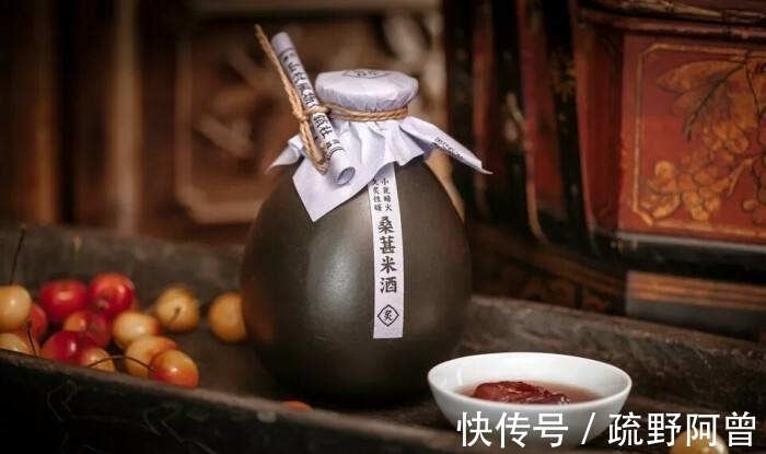 郑板桥$郑板桥给老师改诗,皇帝给大臣改诗,谁锦上添花、谁狗尾续貂?