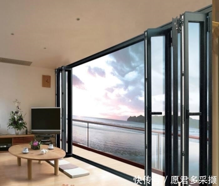 推拉门|家中阳台不要傻傻装推拉门了，占地方又不实用，聪明人更爱装这种