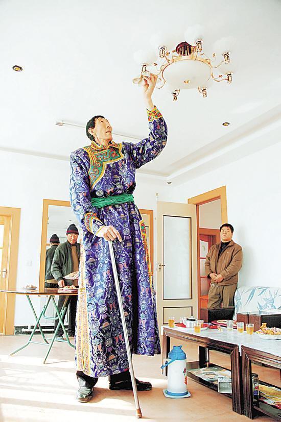 鲍喜顺|内蒙第一巨人鲍喜顺:不听医生劝告坚持生娃,如今娃长成什么样?