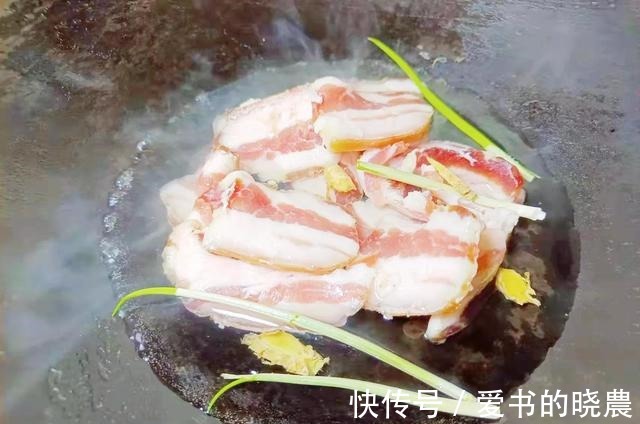 腊肉怎么腌制才好吃第1步不是抹盐，记住3个窍门，腊肉越放越香！