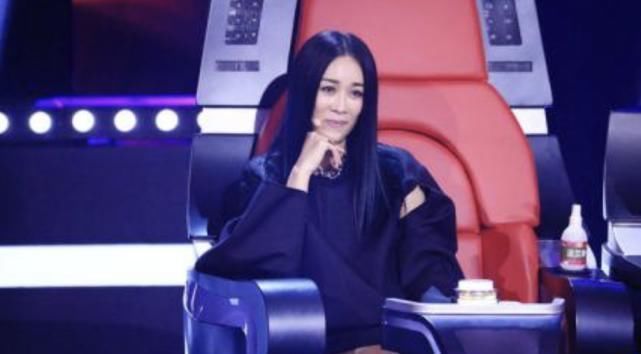 罗大佑|她曾被那英淘汰，罗大佑却现场收她为徒，如今地位跟那英平起平坐