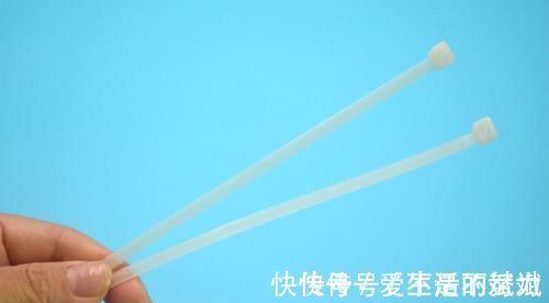 疏通|卫生间放2根塑料扎带,真是厉害了,解决了困扰大家的一个难题