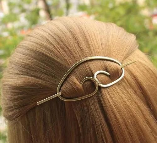 最简单的发型,配上最有创意的发饰,这个春夏,做最水灵的女孩