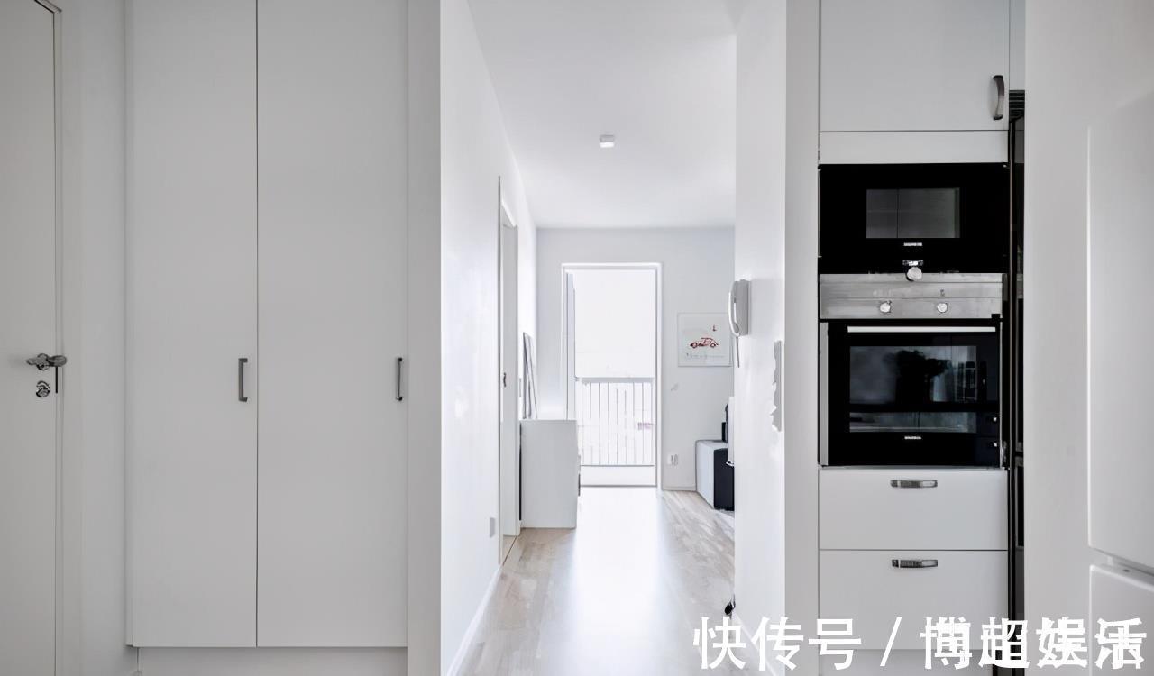 玄关|夫妻46㎡一居,玄关规划衣帽间,大白墙整洁清新,精致小家太美了