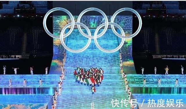 大衣|冬奥成羽绒博览会?意大利穿阿玛尼加拿大人气高,中国队大衣独特