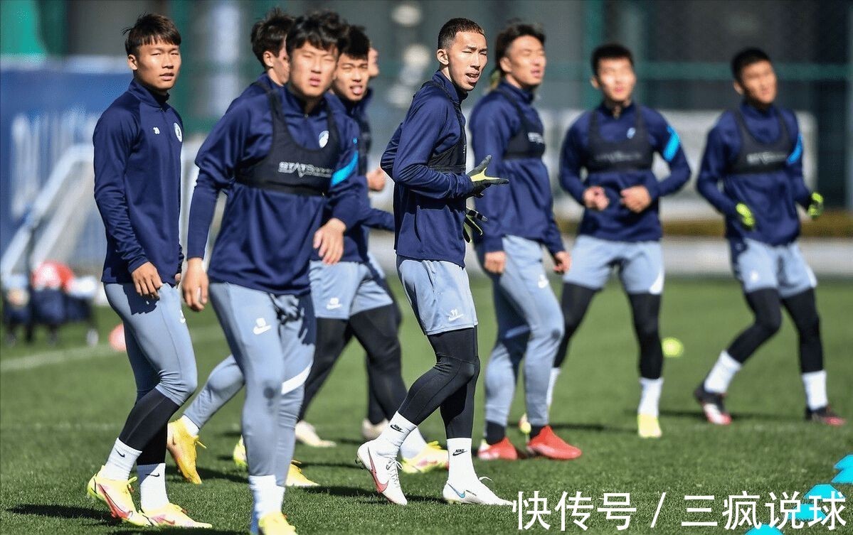解散|晚上19点!2022年中国足坛第一支解散队诞生,名记:他们从未欠薪